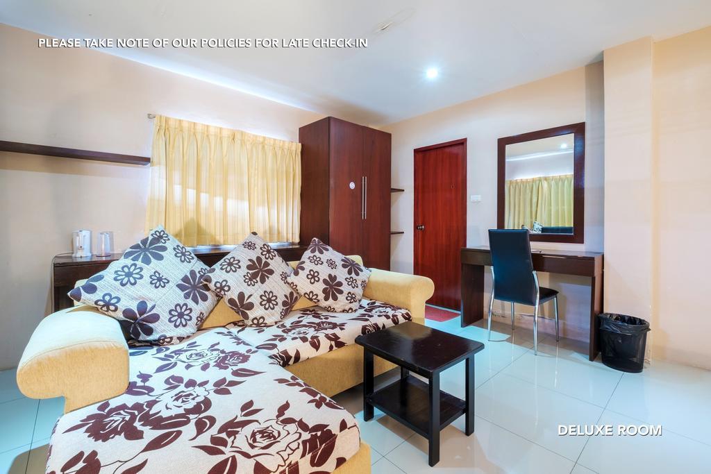Zen Rooms Lk Metro Pattaya Exterior photo